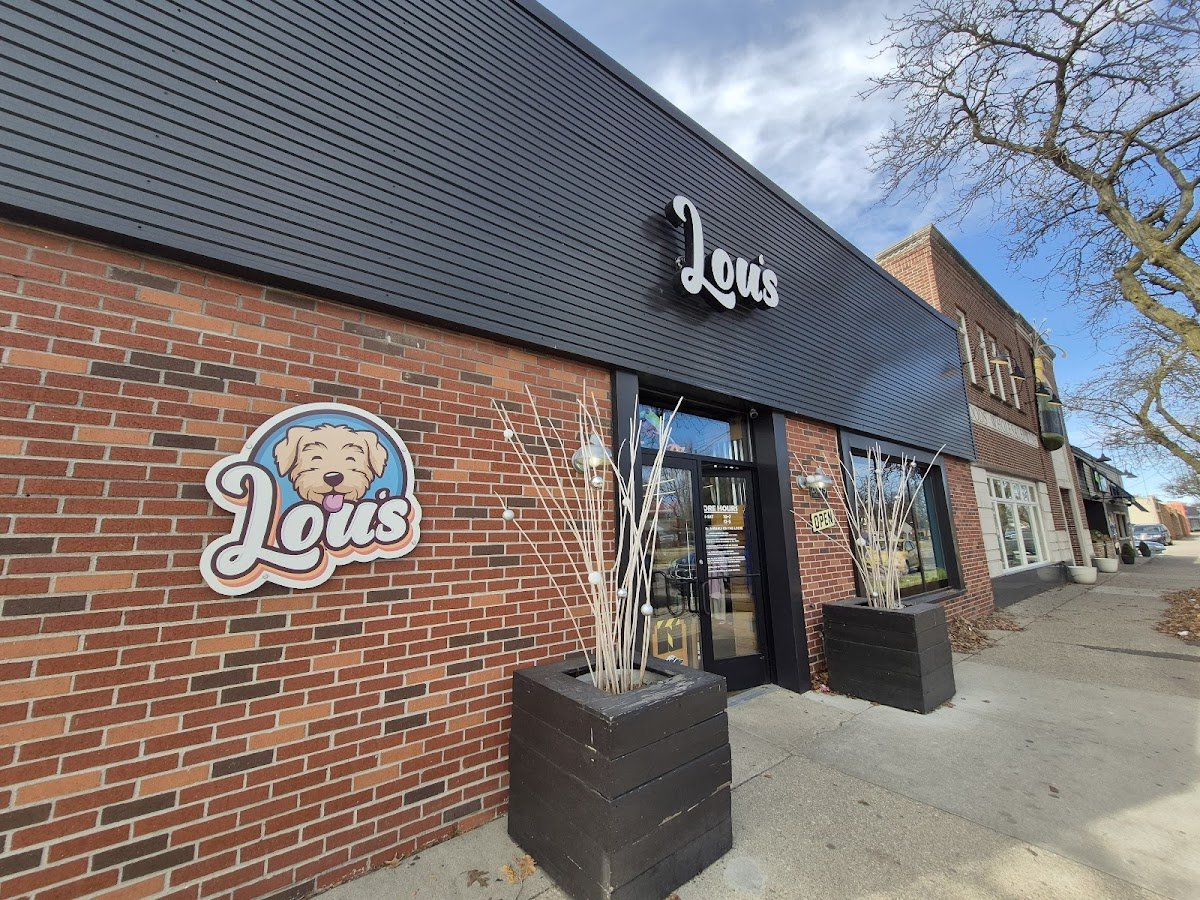 Lou's Pet Shop - Photo 2