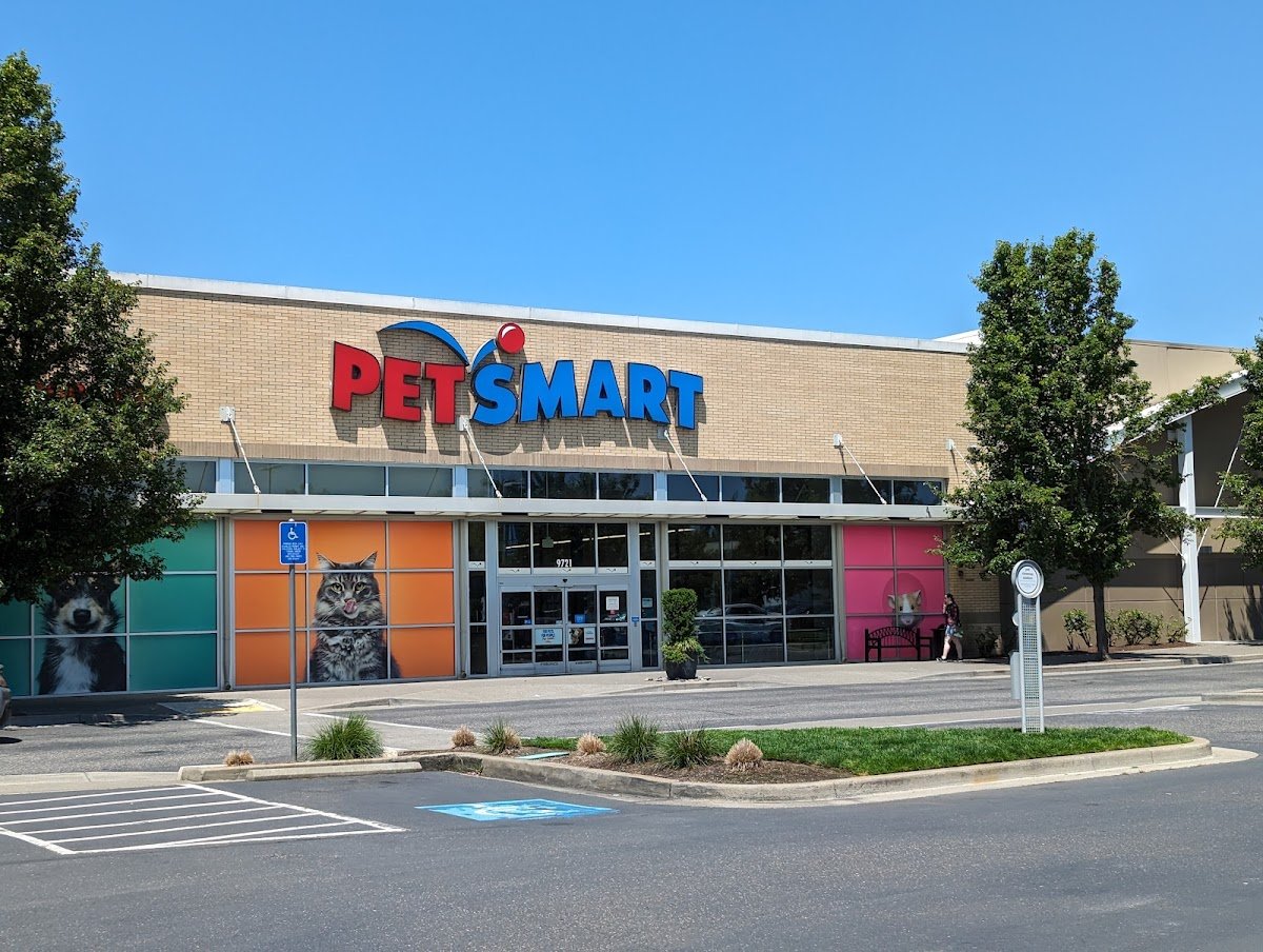 PetSmart - Photo 2