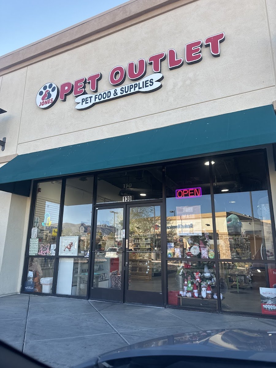 Jones Pet Outlet - Photo 2