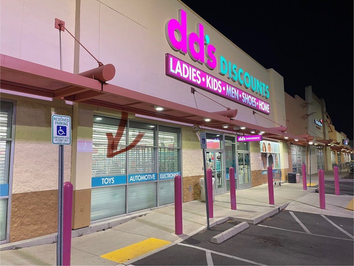 dd's DISCOUNTS - Photo 2
