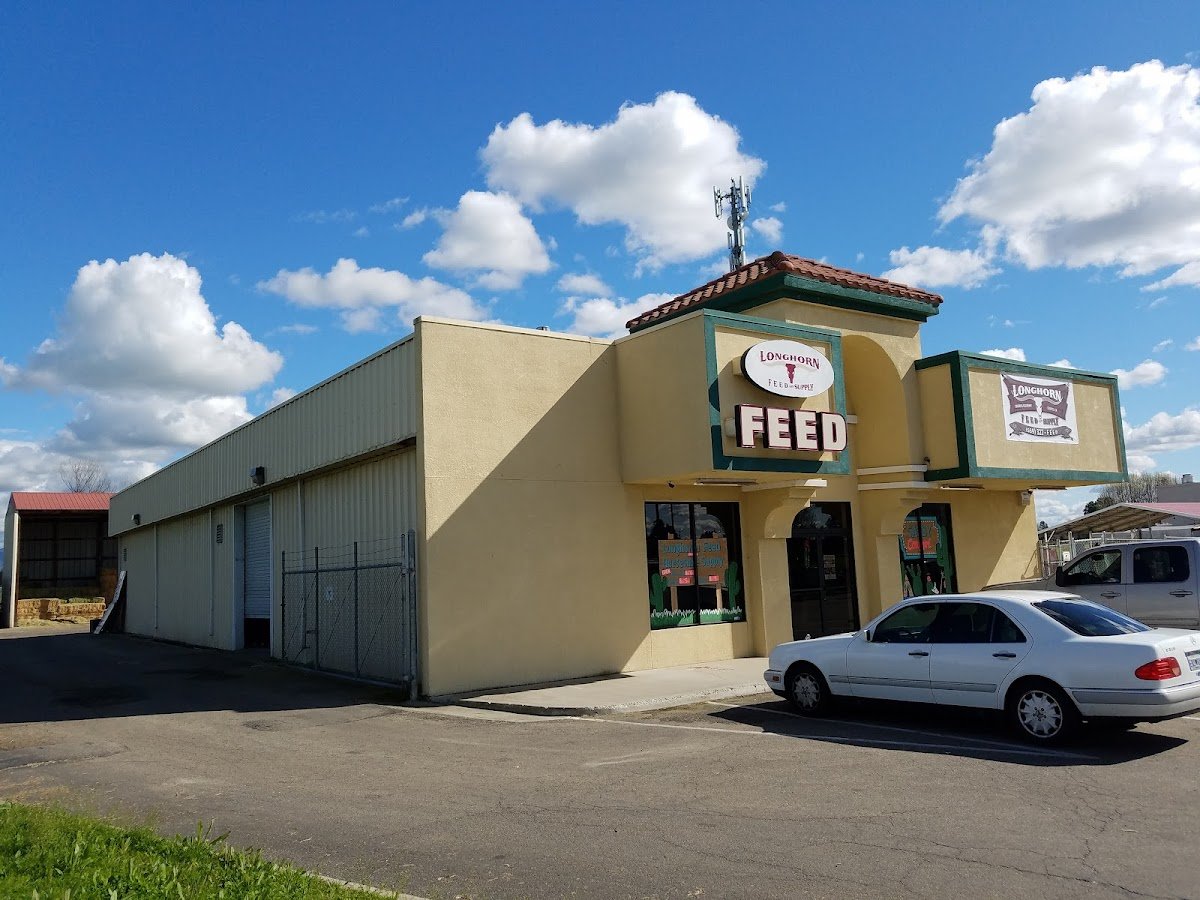 Longhorn Feed & Supply - Photo 2