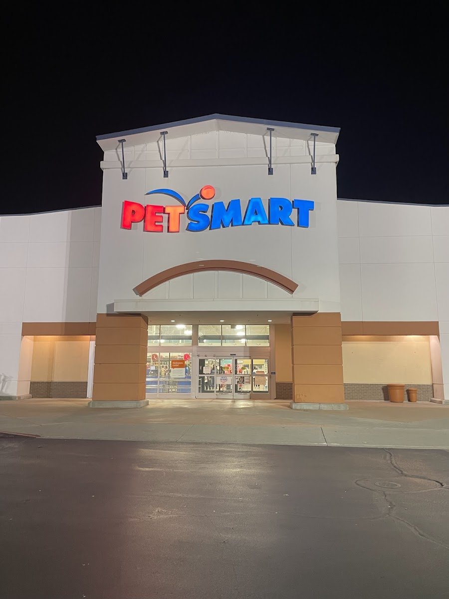 PetSmart - Photo 2