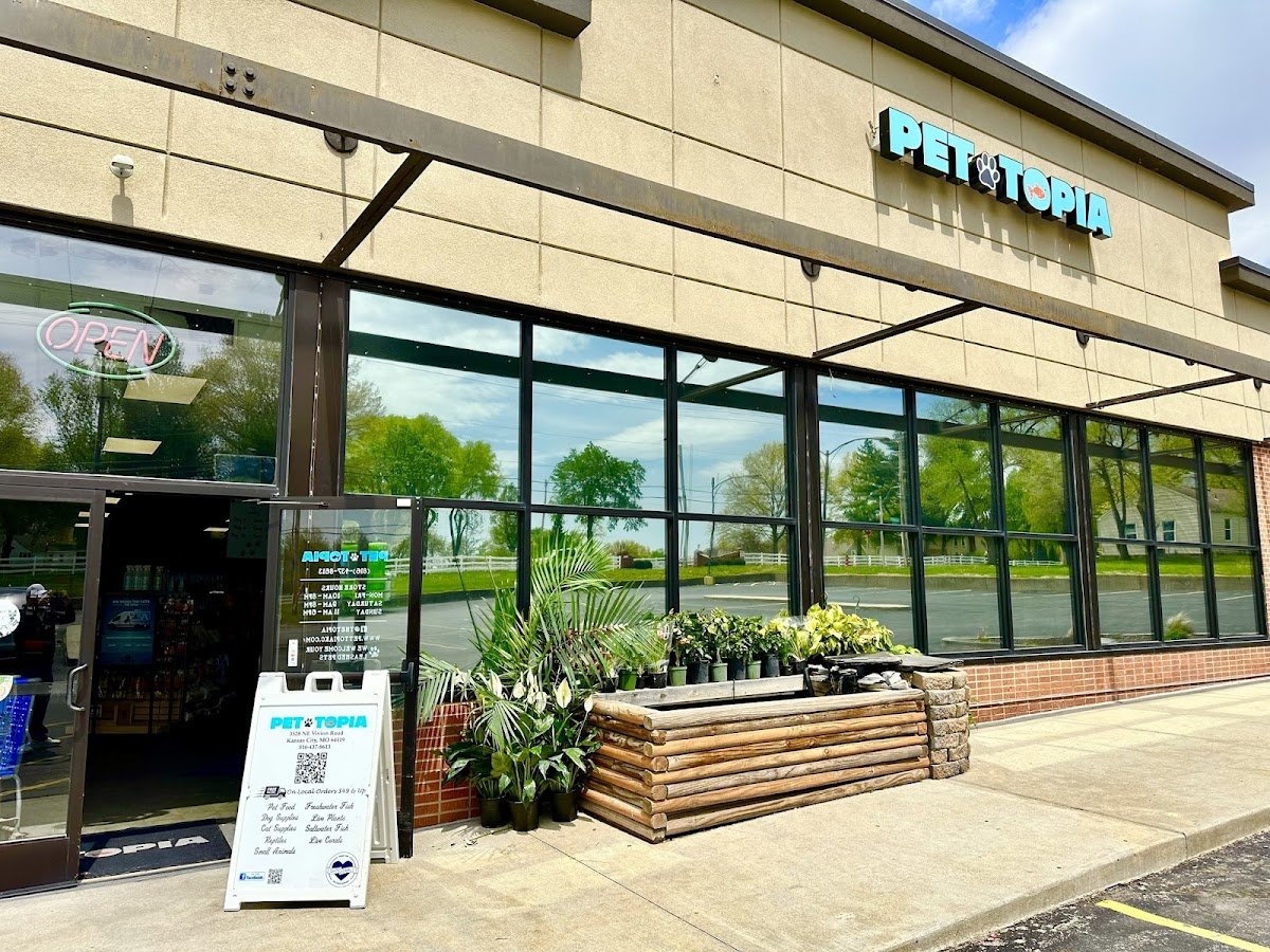 Pet-Topia - Photo 2