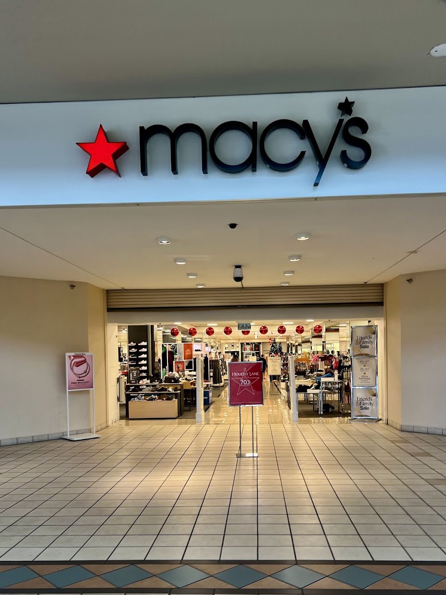 Macy's - Photo 3
