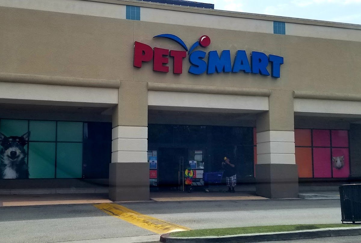PetSmart - Photo 2