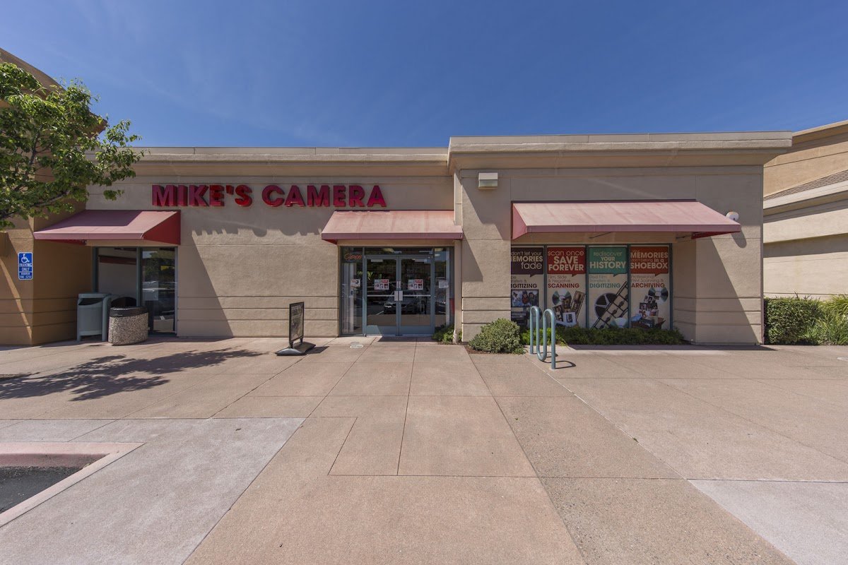 Courtyard Shopping Center - Photo 3