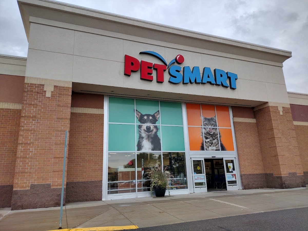 PetSmart - Photo 2