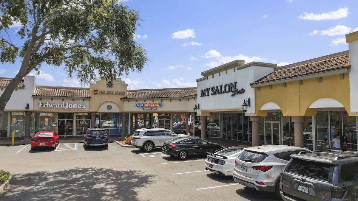 Valrico Commons - Photo 2