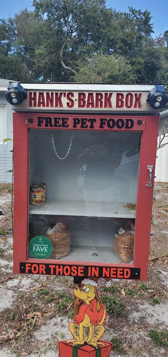 Hank’s Bark Box LLC - Photo 2