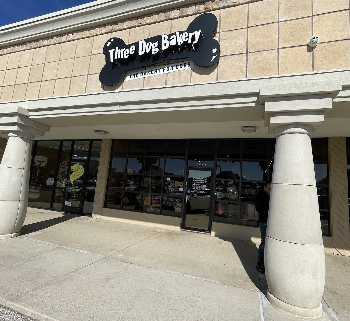 Three Dog Bakery Arlington - Photo 2