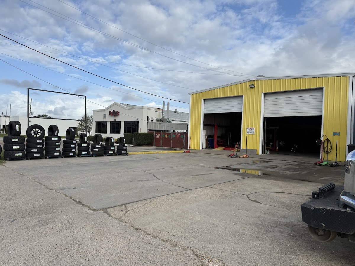 tires shop - Photo 2