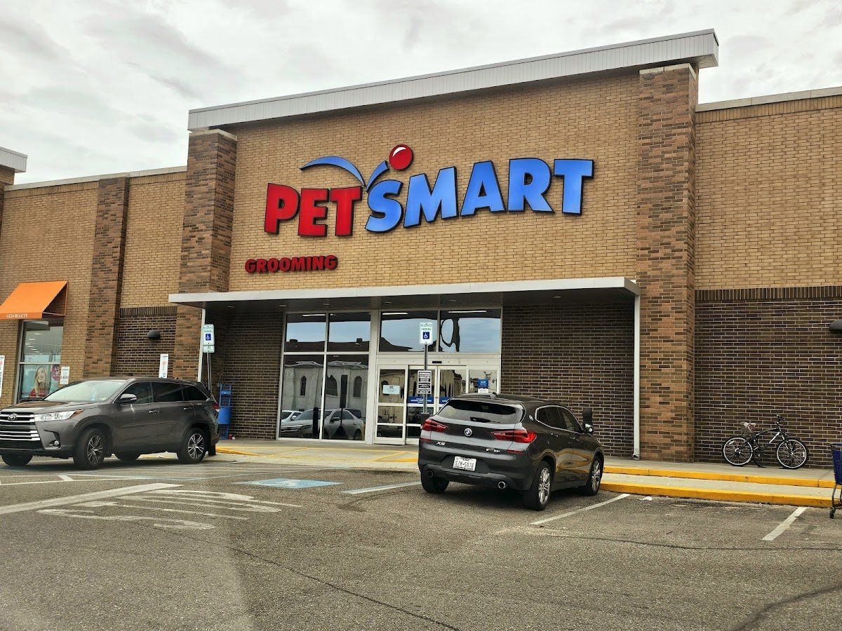 PetSmart - Photo 2