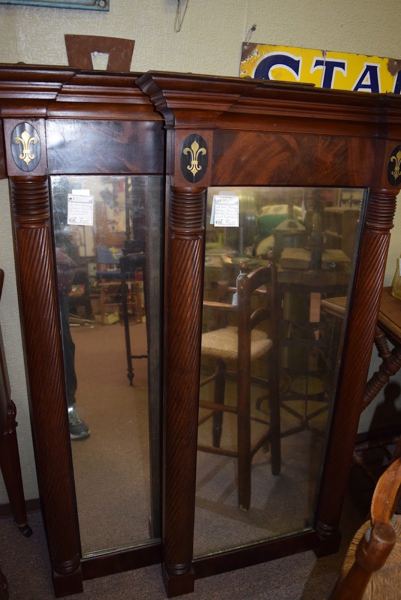Paramount Antique Mall - Photo 2