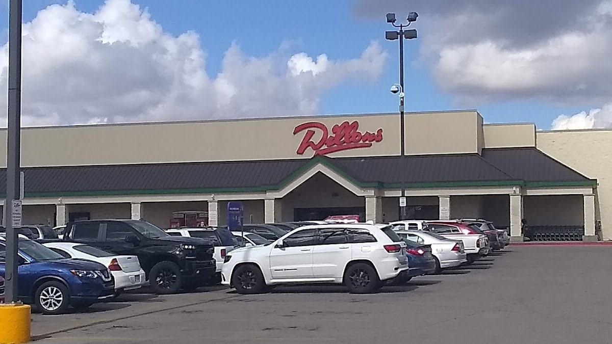 Dillons - Photo 3