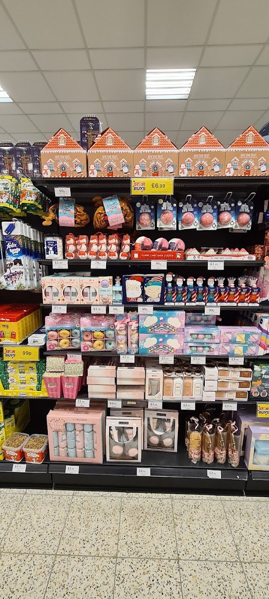 Home Bargains - Photo 2