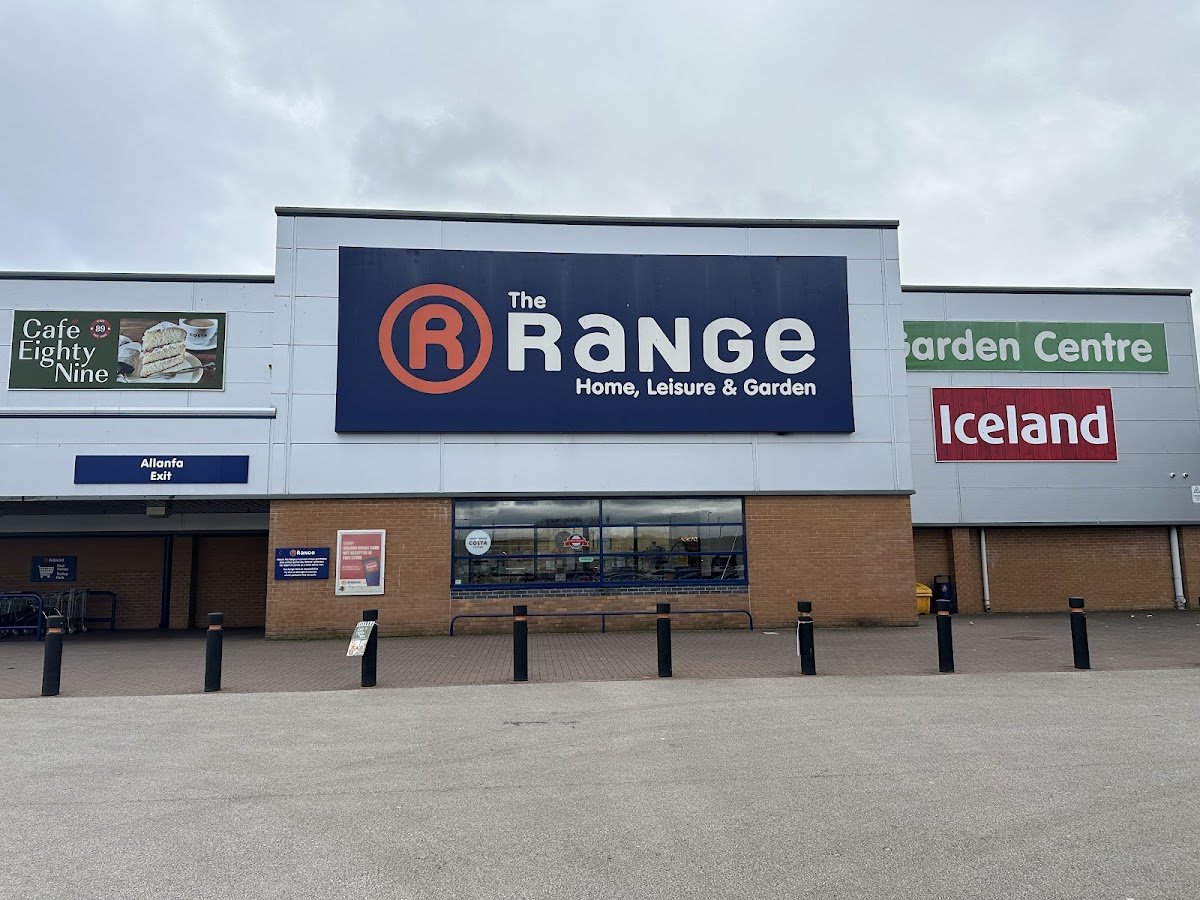 Deeside Retail Park - Photo 2
