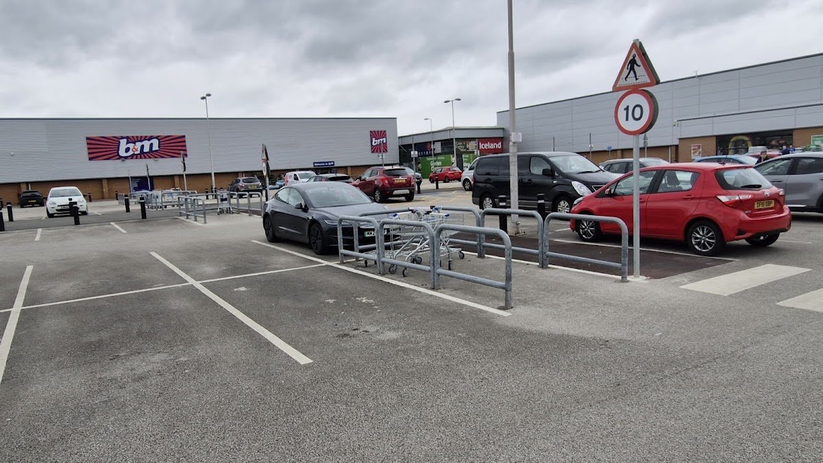 Deeside Retail Park - Photo 3