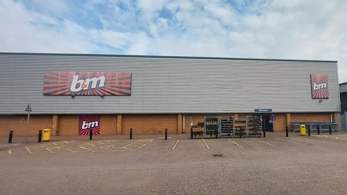 Deeside Retail Park - Photo 4