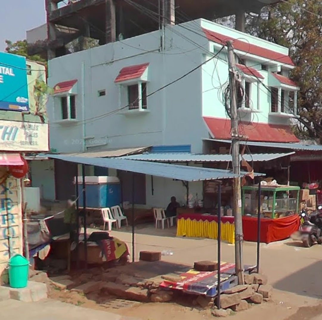 Mini fish seller - Photo 2