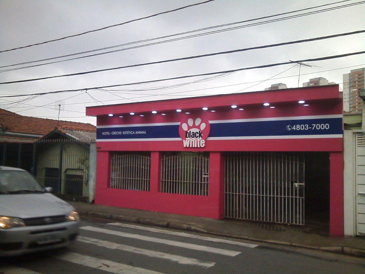 Black White Pet Hotel e Creche